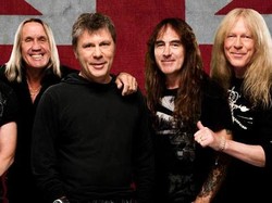 Pesawat Tur Iron Maiden Alami Kecelakaan