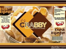 Sepasang Kekasih Ini Jualan Kerupuk Rajungan Beromzet Puluhan Juta