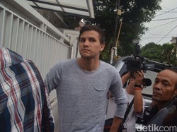 Suasana Pertemuan Stuart Collin dan Anaknya Sempat Memanas