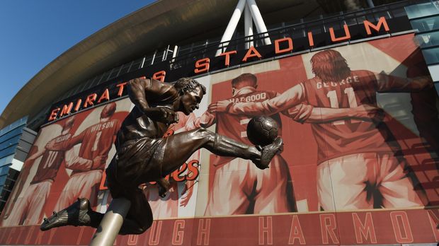 Dennis Bergkamp, Anak Tukang Listrik Legenda Arsenal
