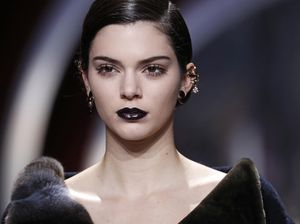 Ini Buktinya Wanita Lebih Percaya Diri Saat Pakai Lipstik