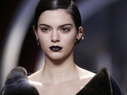 Ini Buktinya Wanita Lebih Percaya Diri Saat Pakai Lipstik