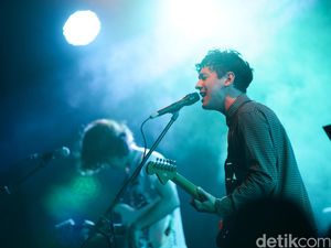 Usaha Keras Last Dinosaurs Taklukkan Panggung Music Gallery 2016