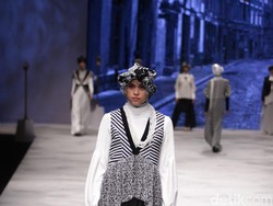 Monokromatik Cantik dalam Koleksi Busana Muslim Terbaru Shafira