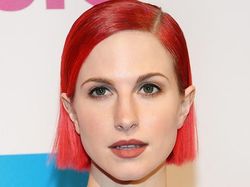 Hayley Williams Depresi karena Paramore, Mau Bertahan Hidup Demi Anjingnya