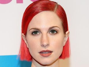 Ikuti Beyonce, Vokalis Paramore Pecat Staf di Panggung Saat Konser Ikuti Beyonce, Vokalis Paramore Pecat Staf di Panggung Saat Konser