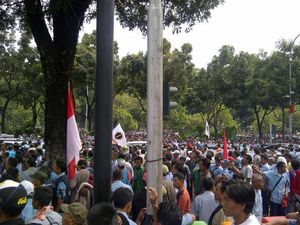 Saat Sopir Angkot Tersisih Melawan Teknologi Saat Sopir Angkot Tersisih Melawan Teknologi