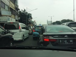 Imbas Demo Angkutan Umum Mulai Terasa, Macet di Kwitang Arah Patung Tani