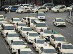 Demo Aplikasi Uber, 16 Sopir Taksi Ditangkap Aparat Kolombia