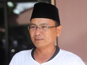 Ketum FBR: Jaga Kampung dari Provokator, Jangan Ikut Aksi People Power Ketum FBR: Jaga Kampung dari Provokator, Jangan Ikut Aksi People Power