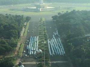 Sopir Mogok, Begini Penampakan Panjangnya Deretan Taksi di Silang Monas