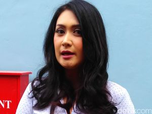 Lagi Gemuk, Nafa Urbach Belum Percaya Diri Tampil di TV