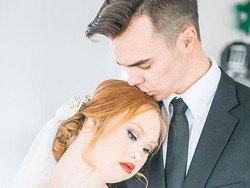 Model Down Syndrome Tampil Memesona dalam Pemotretan Baju Pengantin