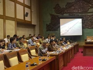Akom vs Fadli Zon Memanas, Komisi XI Tetap Gelar Rapat RUU Tax Amnesty