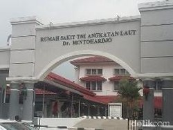 Alami Luka, Sejumlah Pedemo Dilarikan ke RSAL Mintoharjo