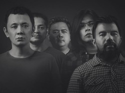 Perpaduan Musik dan Seni Rupa di Album Debut Max Havelaar