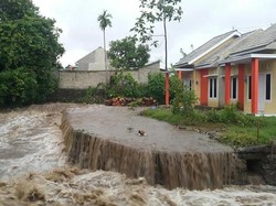 Diguyur Hujan Tiga Sungai di Banyuwangi Meluap Sebabkan Banjir