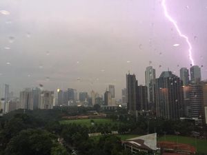 Nyeri Jadi Makin Memburuk Ketika Musim Hujan, Mungkin Ini Alasannya