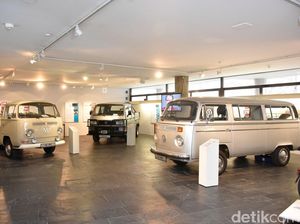 VW Rayakan 60 Tahun Produksi Kombi di Hanover