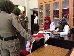 Tiga Anak Jalanan dan Dua ABG Ditertibkan di Bawah Flyover Diponegoro, Satu Pernah Jadi Korban Trafficking