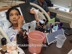 Wanita Ini Rias Wajahnya dengan Sempurna Saat Kontraksi Jelang Melahirkan