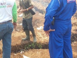 Ratusan Warga Meranti Riau Gotong Royong Padamkan Kebakaran Lahan