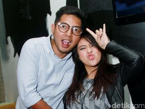 Chua Diprediksi Melahirkan Agustus Chua Diprediksi Melahirkan Agustus