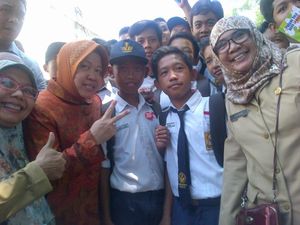 Pesan Risma ke Peserta UN Online di Surabaya: Jangan Panik