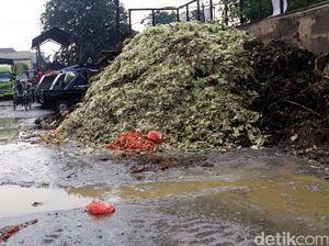 Tumpukan Sampah Pasar Cibitung Tumpukan Sampah Pasar Cibitung