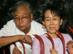 Momen Bersejarah! Sekutu Dekat Suu Kyi Terpilih Menjadi Presiden Myanmar