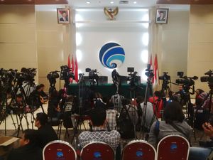 Kominfo Rapat dengan GrabCar dan Uber Cari Solusi Soal Taksi Online