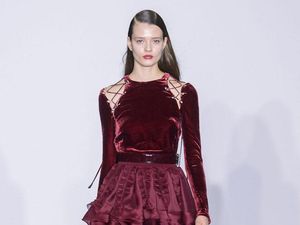 Tren Terbaru dari Pekan Mode Dunia 2016 yang Bisa Anda Pakai Saat Ini