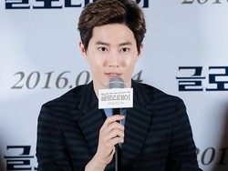 3 Trik dapat Foto Selfie Terbaik dari Suho EXO