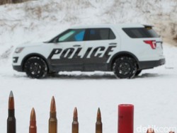 Ford Lengkapi Mobil Polisi dengan Panel Antipeluru
