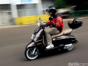 Sensasi Menunggangi Skuter Peugeot Django