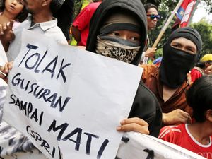 Warga Kolong Tol Geruduk Balaikota