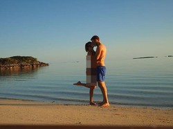 Taylor Swift Sebut Hubungan Asmara dengan Calvin Harris Ajaib