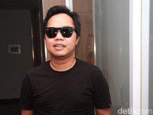 Kabar Duka, Ayah Sandhy Sondoro Meninggal Dunia