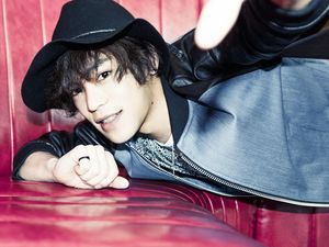 Duh, Kensho Ono Tak Dikenali Fans di Jalan Duh, Kensho Ono Tak Dikenali Fans di Jalan