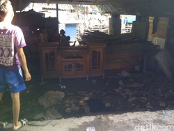 Meski Tolak Digusur, Warga Kolong Tol Penjaringan Mulai Bongkar Bedengnya