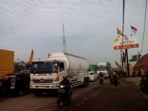 Siang ini Banjir di Depan Kahatex Sudah Surut, Kemacetan Belum Terurai