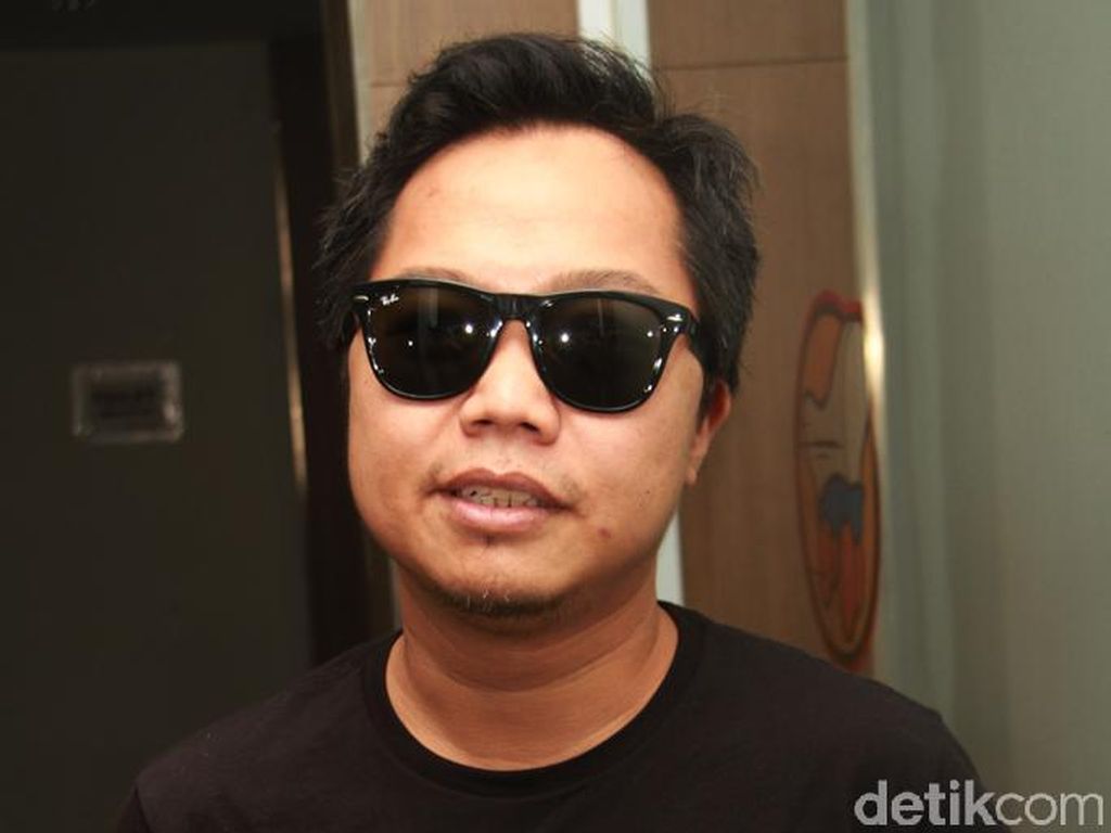 Ini Ungkapan Sandhy Sondoro untuk Mantan Istri? Ini Ungkapan Sandhy Sondoro untuk Mantan Istri?