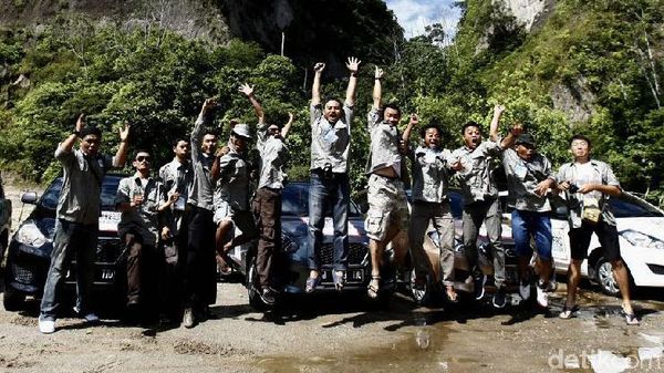 Ngarai Sianok Pikat Datsun Risers Expedition