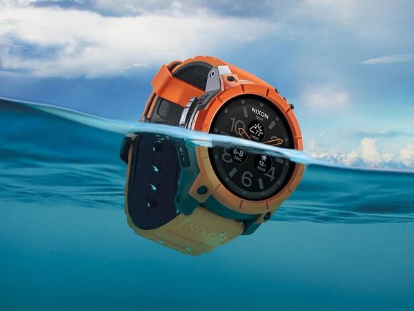 Jam Tangan Pintar dan Tangguh Nixon