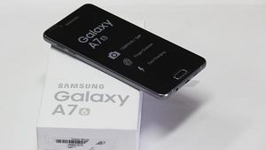 Unboxing Galaxy A7 Generasi Terbaru
