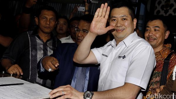 Hary Tanoe Penuhi Panggilan Kejagung
