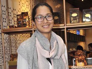 Prisia Nasution Lebih Suka Udara Desa