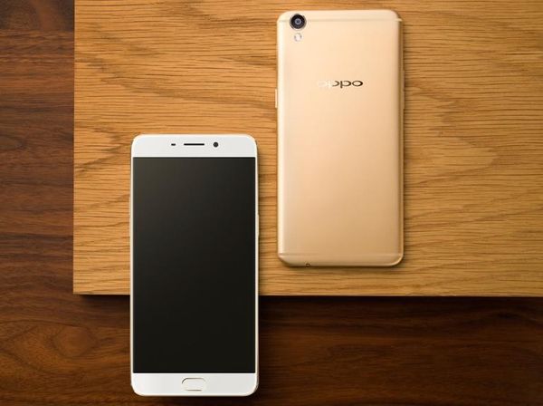 Aksi Duo Ponsel Anyar Oppo