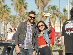 Flip It, Casing iPhone yang Bisa Jadi Tongsis