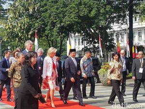 Tiba di Kantor Ridwan Kamil, Putri Astrid Disambut Lagu Sunda dan Karpet Merah
